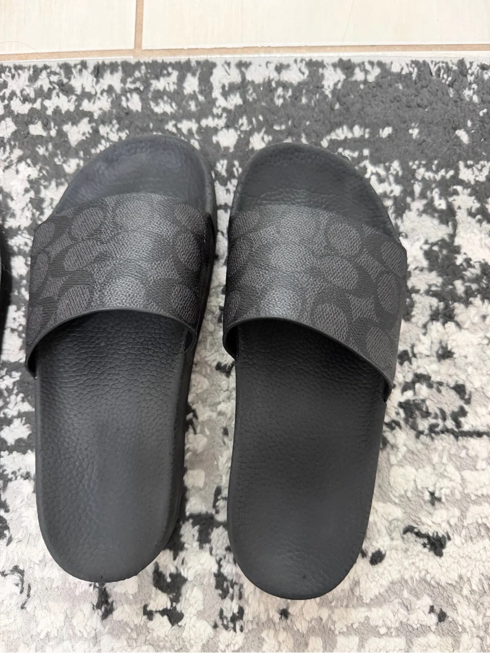Coach slides flip